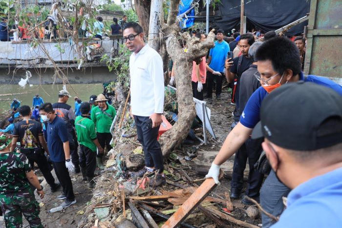 Wawali Denpasar Pimpin Pembersihan Lingkungan Pasca Banjir